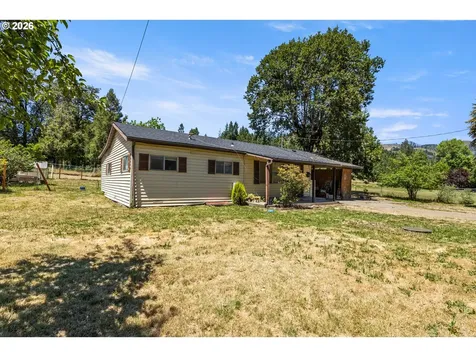 21138 N Umpqua Highway Idleyld Park OR 97447