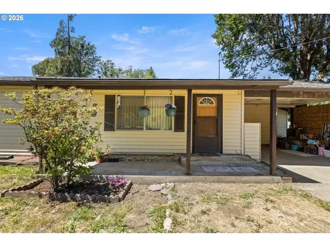 21138 N Umpqua Highway Idleyld Park OR 97447