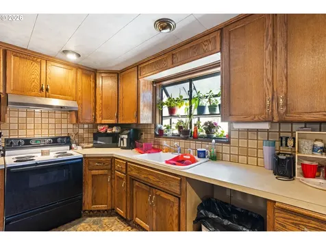 21138 N Umpqua Highway Idleyld Park OR 97447