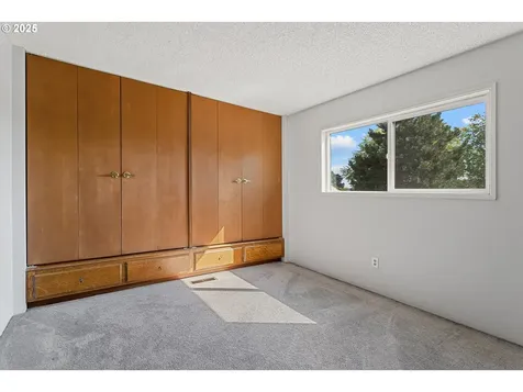413 N Hayden Bay Drive Portland OR 97217
