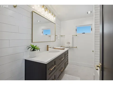 1735 NW 39th Street Lincoln City OR 97367