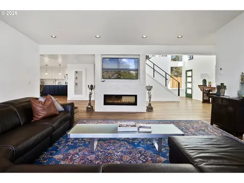 1735 NW 39th Street Lincoln City OR 97367