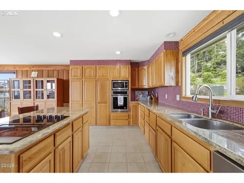 620 Ridgewood Road Oceanside OR 97134