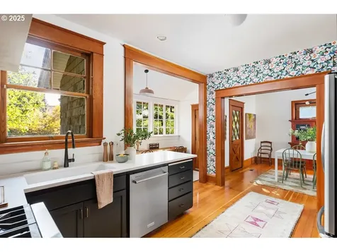 4416 SE Clay Street Portland OR 97215