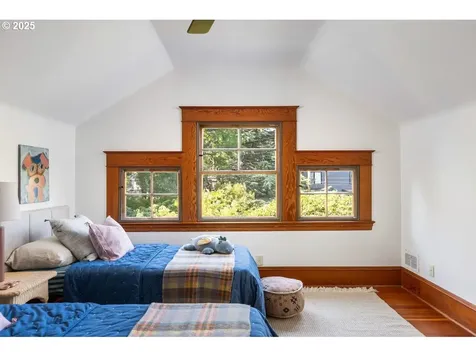 4416 SE Clay Street Portland OR 97215