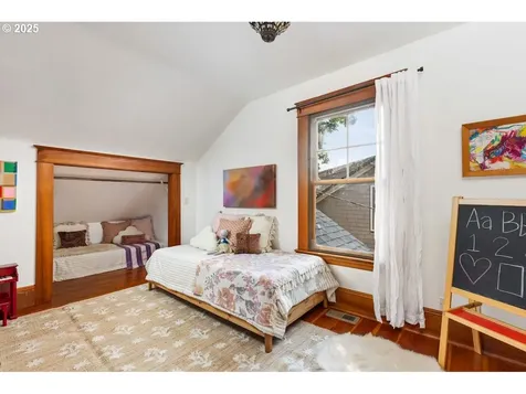 4416 SE Clay Street Portland OR 97215
