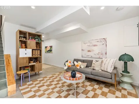 4416 SE Clay Street Portland OR 97215