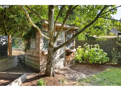 4416 SE Clay Street Portland OR 97215