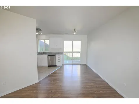 198 NE Plum Ridge Drive Winston OR 97496
