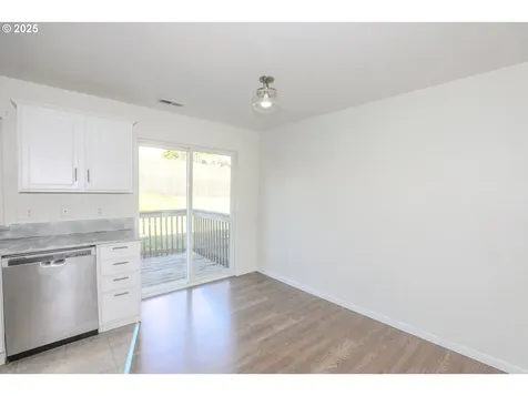 198 NE Plum Ridge Drive Winston OR 97496