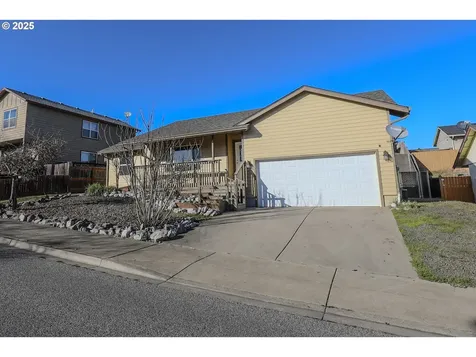 198 NE Plum Ridge Drive Winston OR 97496