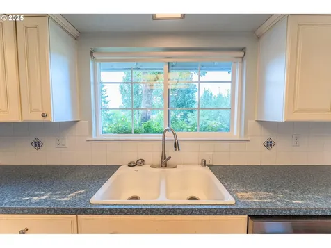 5608 NE Salmon Creek Street Vancouver WA 98686