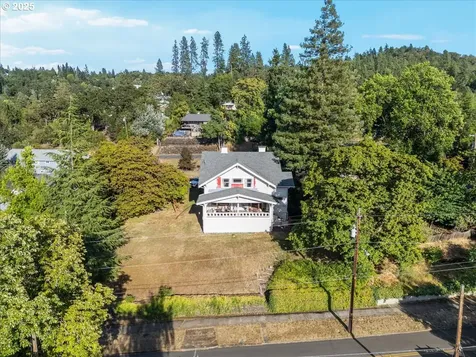 1047 SE Main Street Roseburg OR 97470