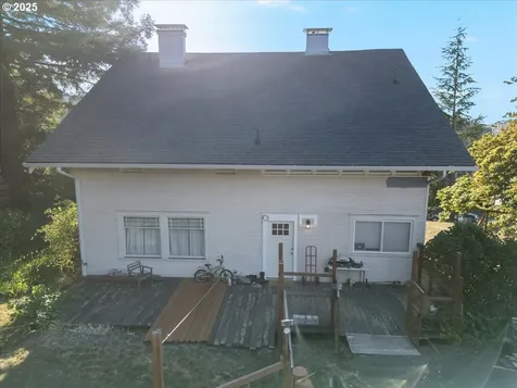 1047 SE Main Street Roseburg OR 97470