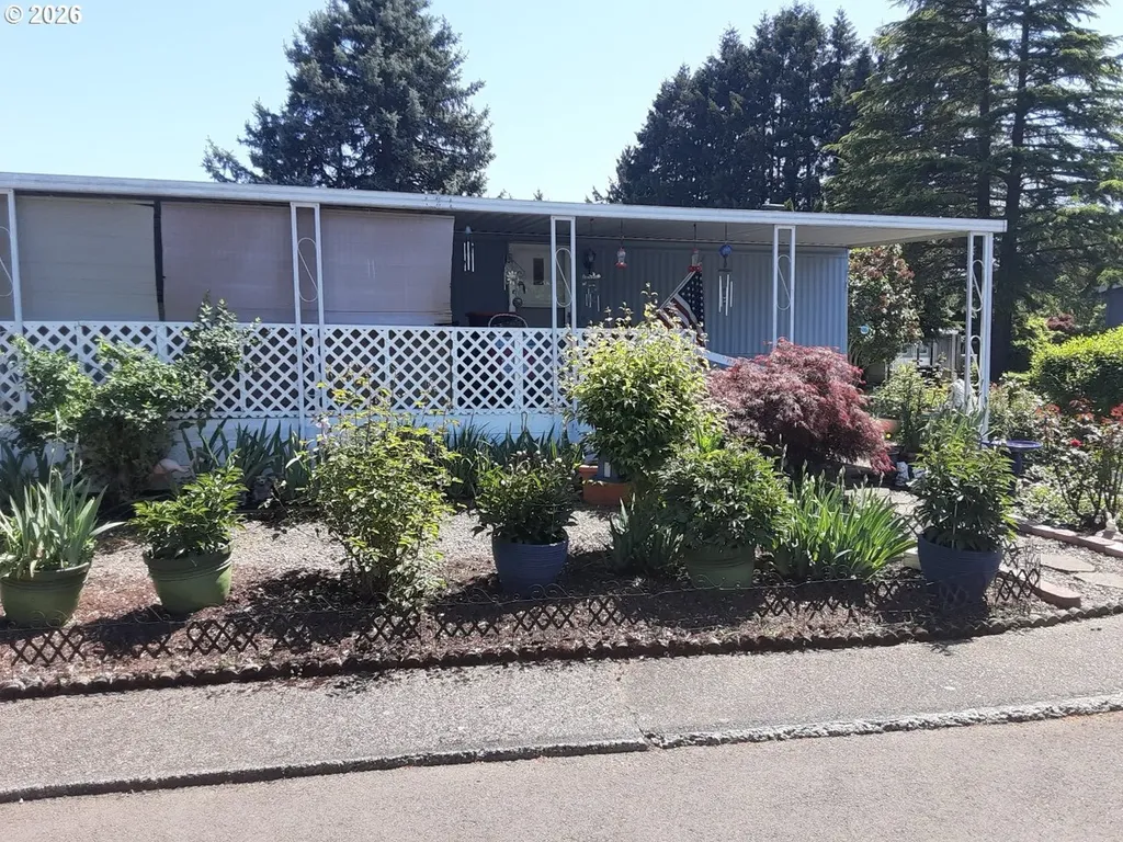 570 N 10th Avenue Cornelius OR 97113