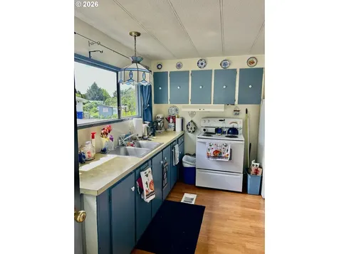 570 N 10th Avenue Cornelius OR 97113