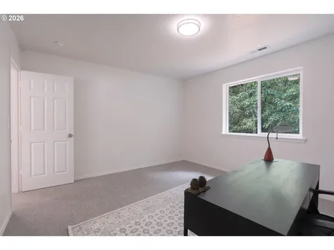 1006 NE Mariners Loop Portland OR 97211