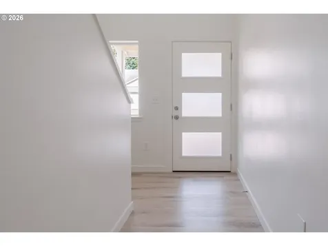 1006 NE Mariners Loop Portland OR 97211