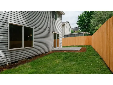 1006 NE Mariners Loop Portland OR 97211