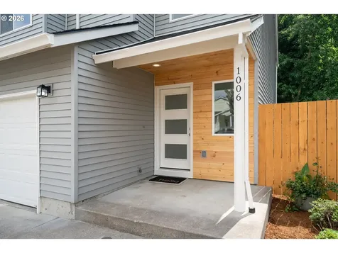 1006 NE Mariners Loop Portland OR 97211