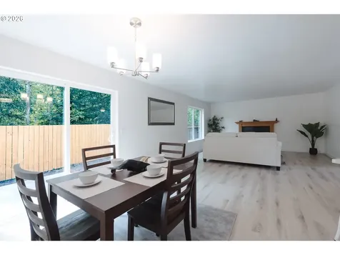 1006 NE Mariners Loop Portland OR 97211