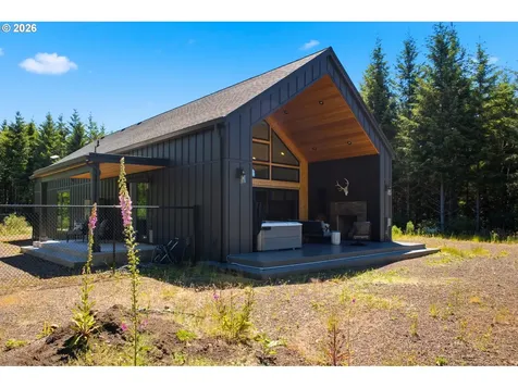 225 Ham Road Amboy WA 98601