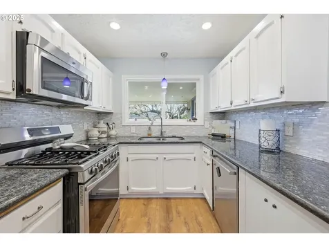 235 NE 111th Avenue Portland OR 97220