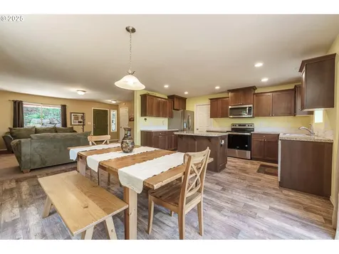 282 Karousel Lane Washougal WA 98671