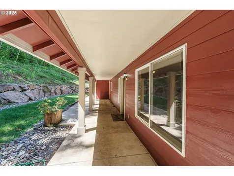 282 Karousel Lane Washougal WA 98671