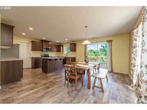 282 Karousel Lane Washougal WA 98671