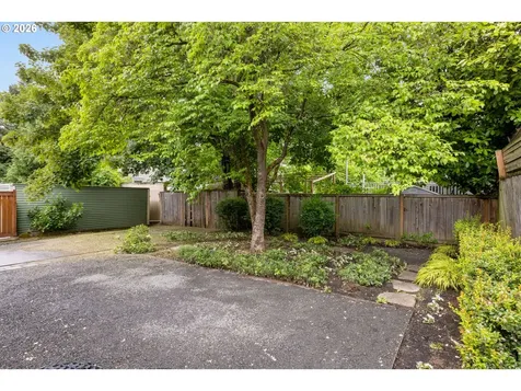 923 NE Tillamook Street Portland OR 97212