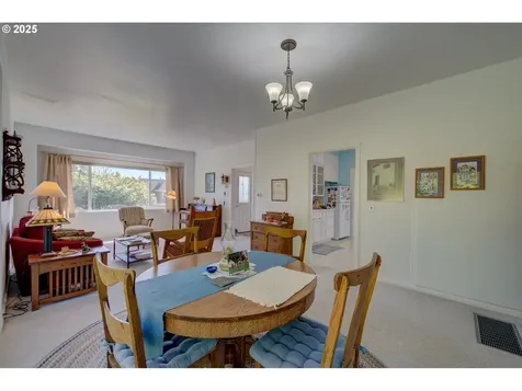 884 Niagara Avenue Astoria OR 97103