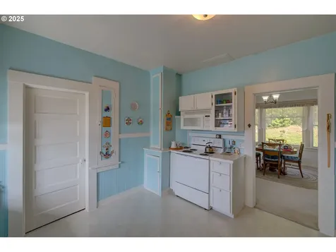 884 Niagara Avenue Astoria OR 97103