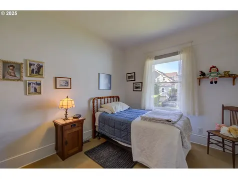 884 Niagara Avenue Astoria OR 97103
