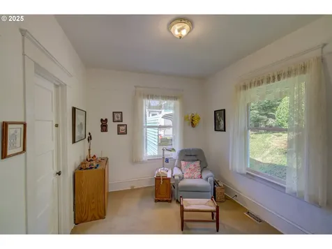 884 Niagara Avenue Astoria OR 97103