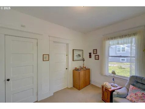 884 Niagara Avenue Astoria OR 97103