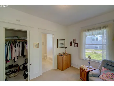884 Niagara Avenue Astoria OR 97103