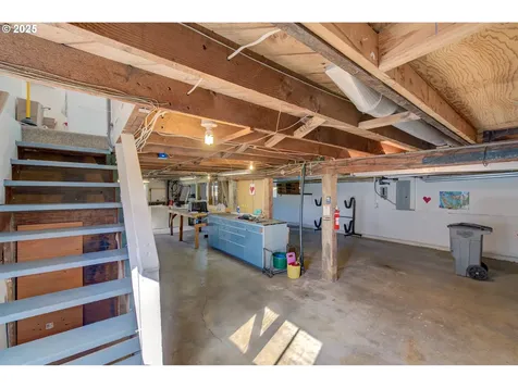 884 Niagara Avenue Astoria OR 97103