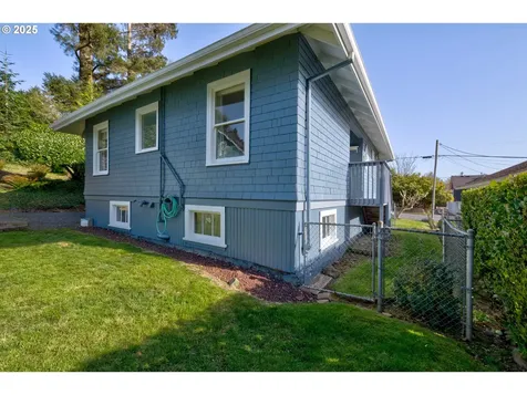 884 Niagara Avenue Astoria OR 97103