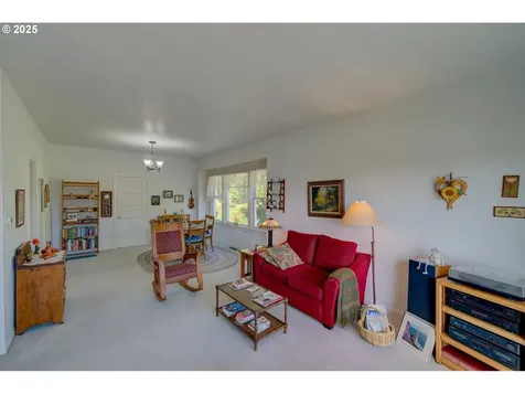 884 Niagara Avenue Astoria OR 97103