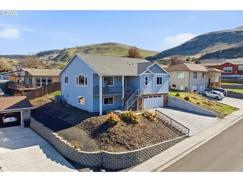 1704 Oakwood Drive The Dalles OR 97058