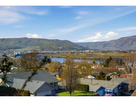 1704 Oakwood Drive The Dalles OR 97058