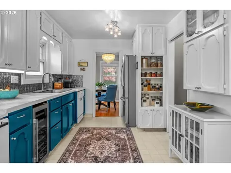 2724 SE 70th Avenue Portland OR 97206