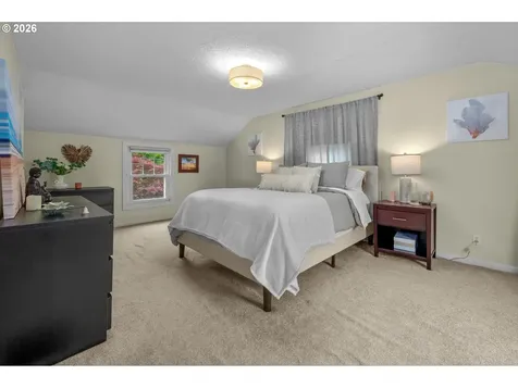 2724 SE 70th Avenue Portland OR 97206