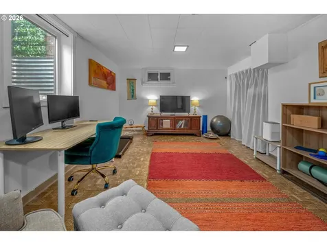 2724 SE 70th Avenue Portland OR 97206
