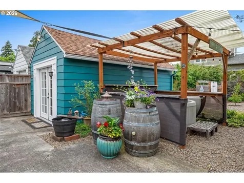 2724 SE 70th Avenue Portland OR 97206