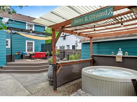 2724 SE 70th Avenue Portland OR 97206