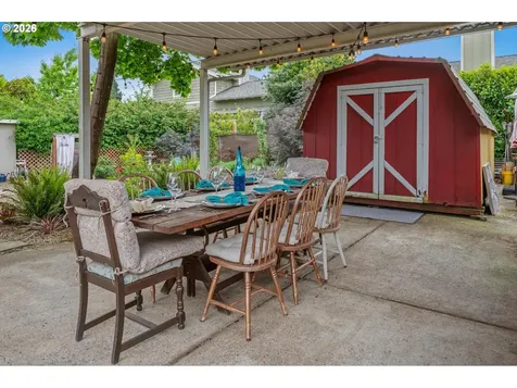 2724 SE 70th Avenue Portland OR 97206