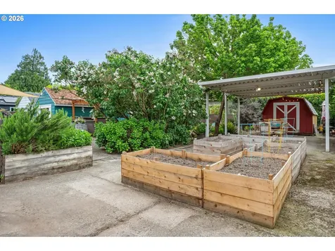 2724 SE 70th Avenue Portland OR 97206