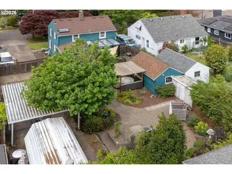 2724 SE 70th Avenue Portland OR 97206